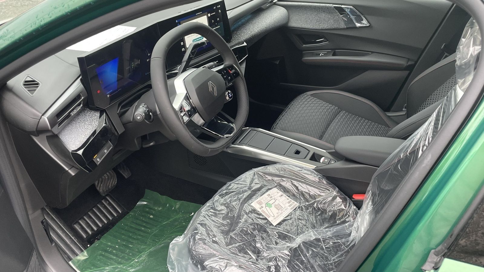 Fahrzeugabbildung Renault Clio Techno Full Hybrid E-Tech 160