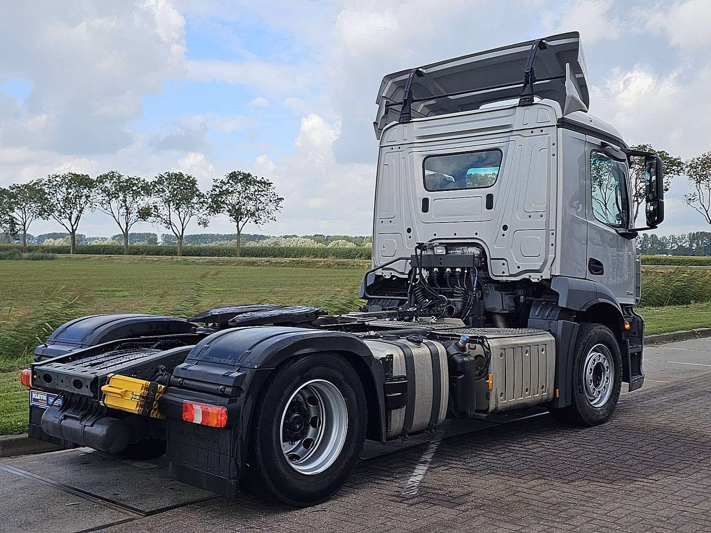 Mercedes-Benz ANTOS 1840 SHORT CAB 302TKM E6D