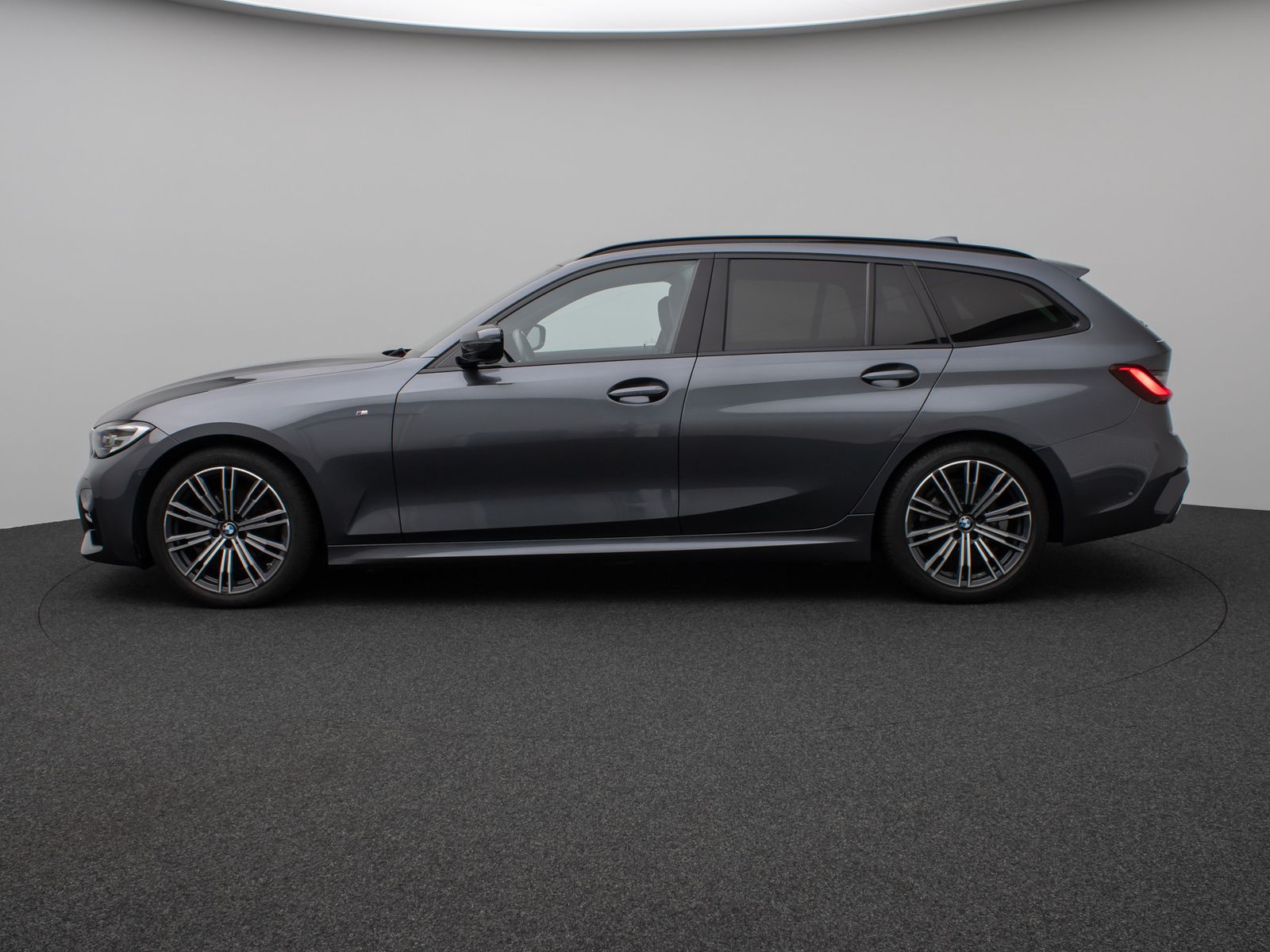 Fahrzeugabbildung BMW 320d M Sport Kamera HUD HiFi Stop&Go AHK Alarm