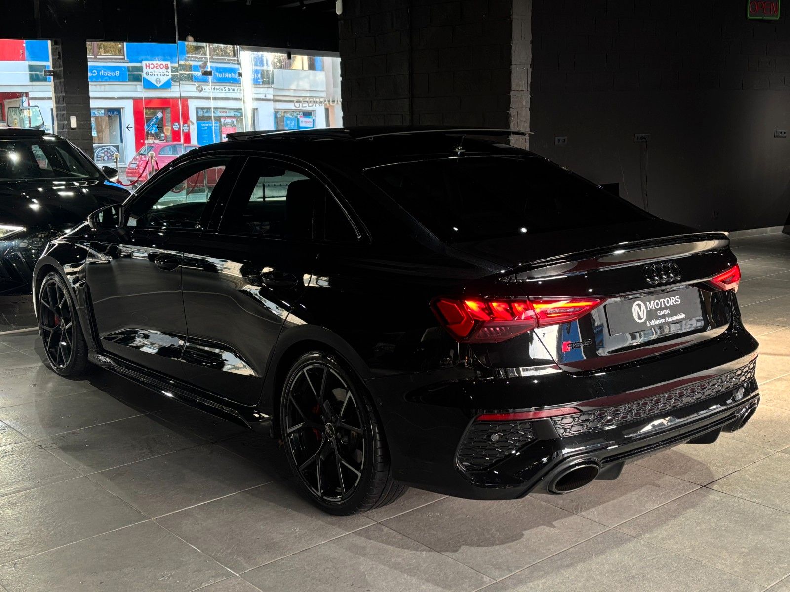 Fahrzeugabbildung Audi RS3 Lim. *Panorama*RS-Sitze*Carplay*SportAuspuff