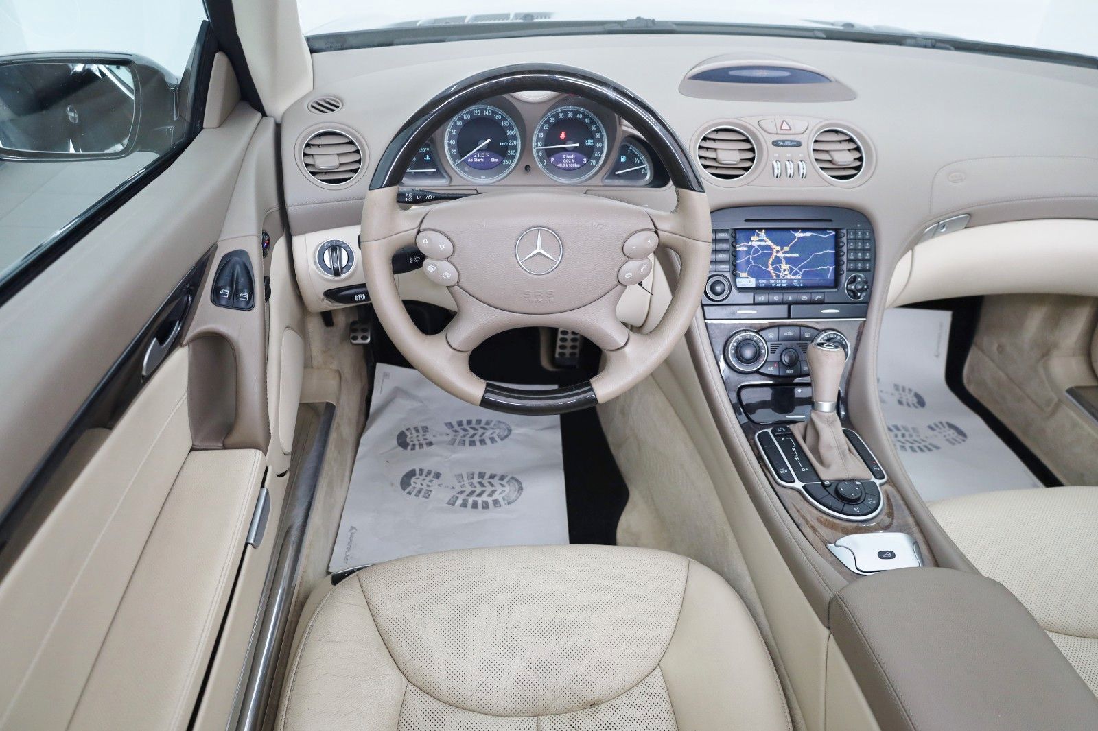 Fahrzeugabbildung Mercedes-Benz SL 350 Leder,Navi,Xenon,SH+Belüftung,PDC
