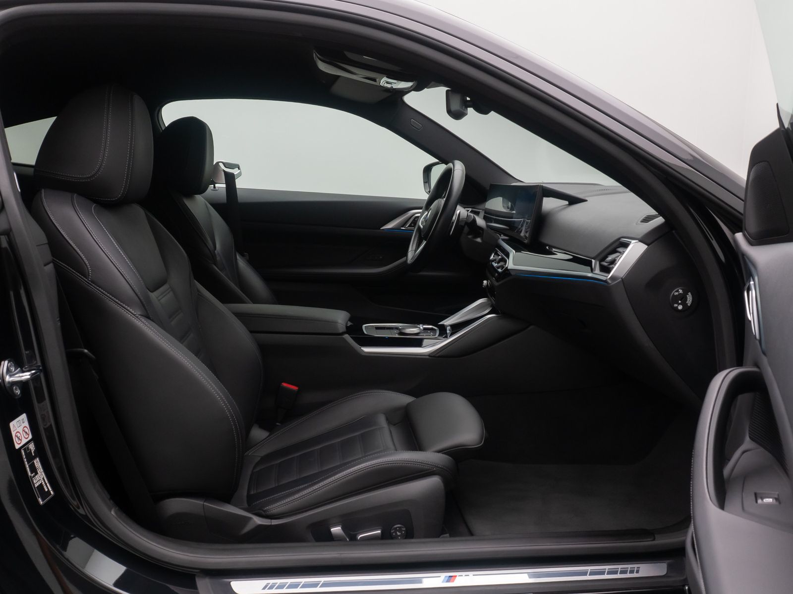 Fahrzeugabbildung BMW M440i xD Coup&eacute; Laser HUD Kamera DAB HiFi Komfort