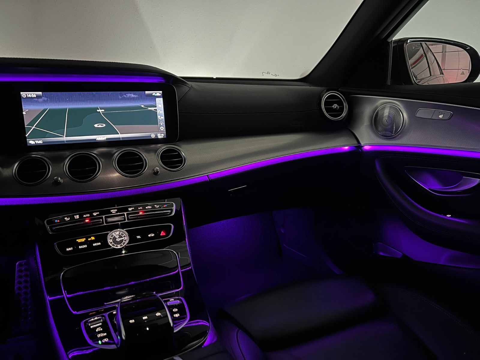 Fahrzeugabbildung Mercedes-Benz E 350 d Lim. AMG-LINE/BURMESTER/ACC/PANO/WIDE