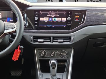 Fahrzeugabbildung Volkswagen Polo Life 1.0 TSI DSG IQ.DRIVE Klima