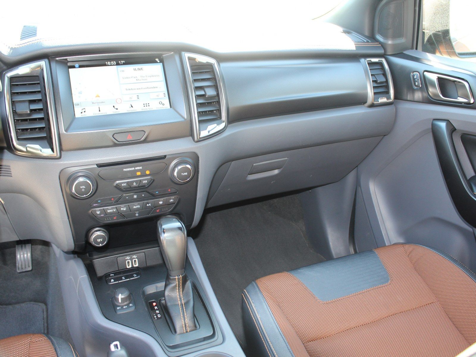Fahrzeugabbildung Ford Ranger Wildtrak Extrakabine 4x4 3,2 TDCi