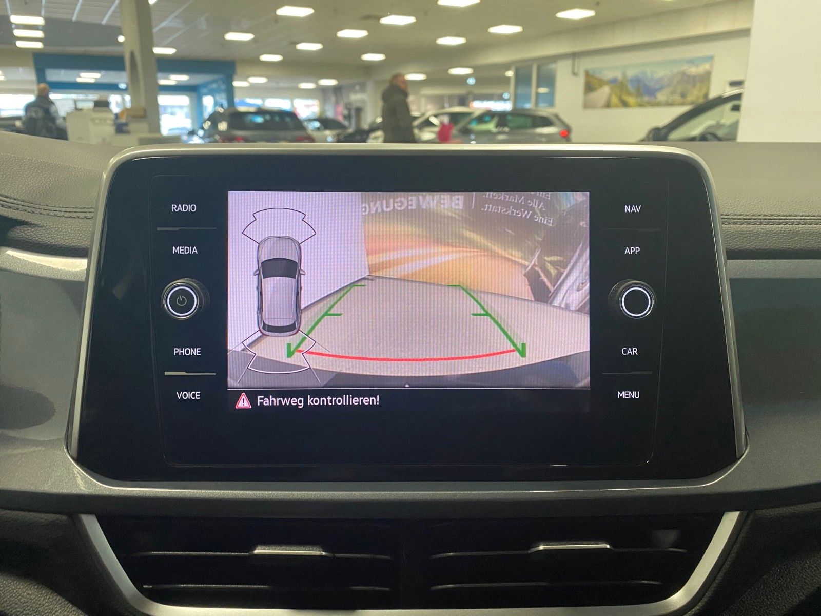 Fahrzeugabbildung Volkswagen T-Roc 1.5 TSI Style+NAVI+1.HAND+AHK+LED Plus+ACC