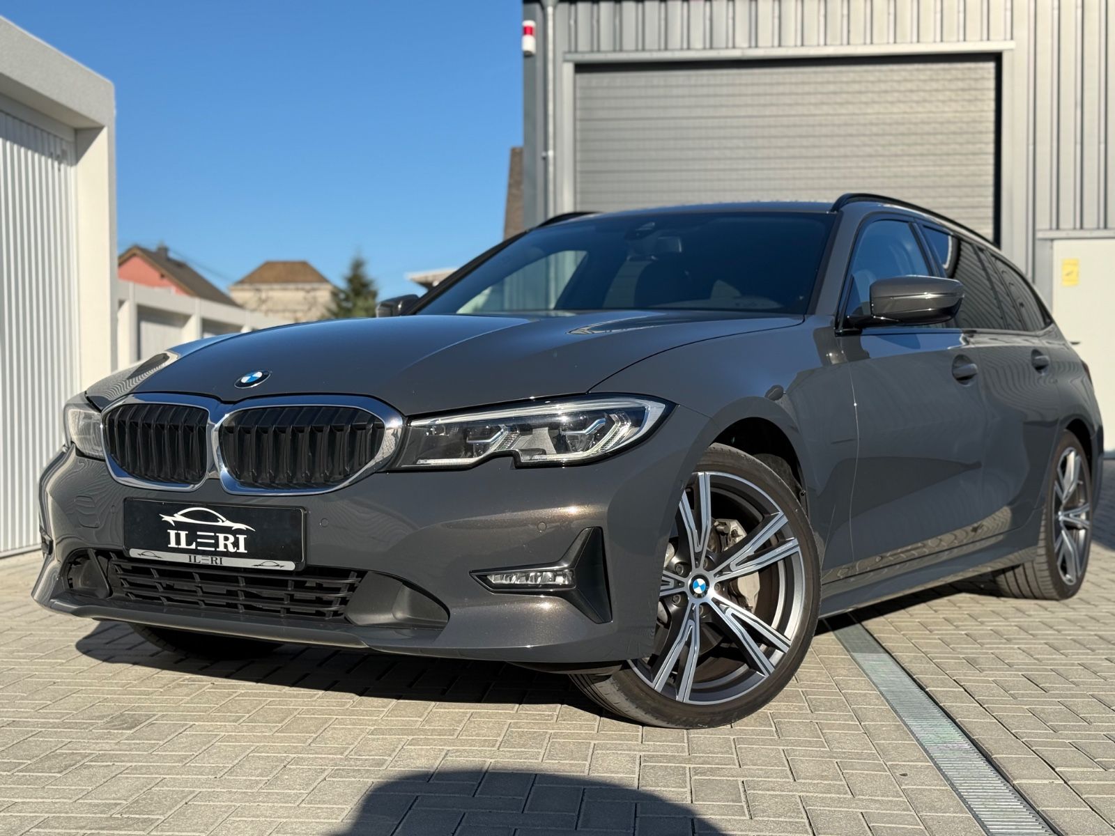 BMW 330 d Touring Advantage*AMBIENTE*STANDHEIZUNG*