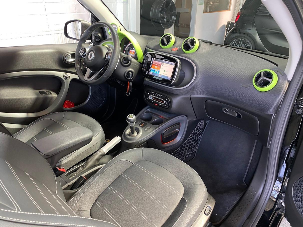Smart BRABUS Tailor Made 122/ 109 PS 17 Zoll Leder