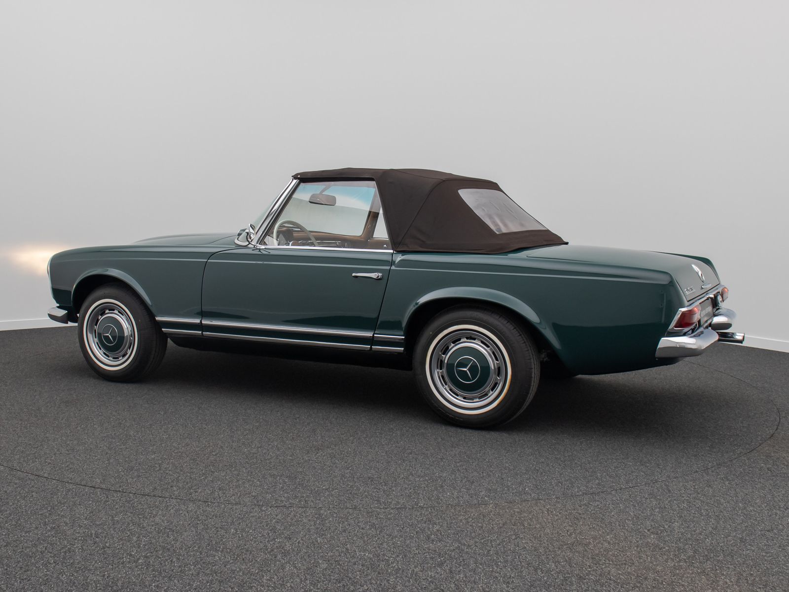 Fahrzeugabbildung Mercedes-Benz 230 SL Pagode H-Zulassung Automatik Leder W113