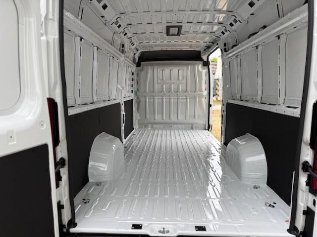 Fahrzeugabbildung Fiat Ducato Maxi L4H2 Kastenwagen 140 MT6
