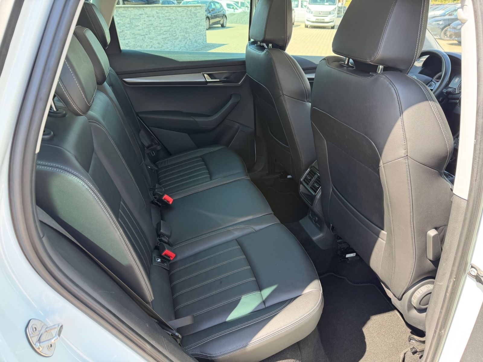 Fahrzeugabbildung SKODA Karoq 2.0 TDI Style°4x4°AHK°DSG°Pano°LED°Kamera°