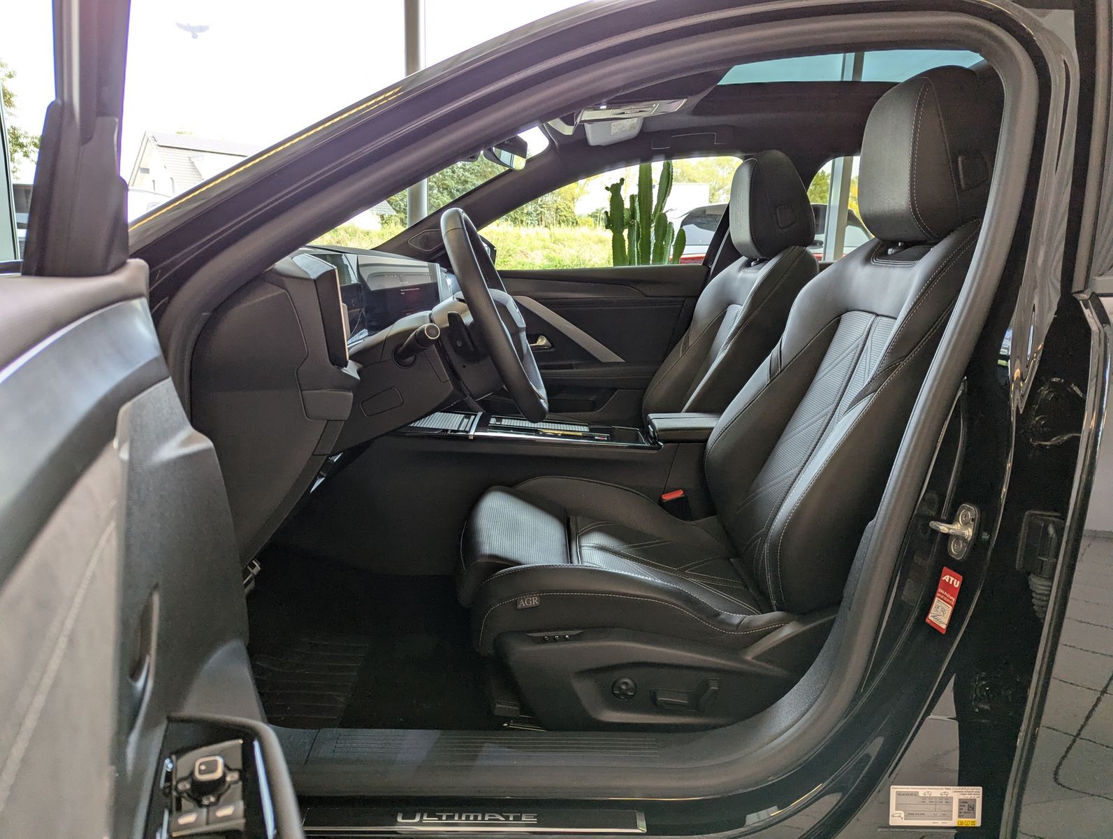 OPEL Astra 1.2 Ultimate Leder-Nappa Sitzlüft AHK Pano - Image 12