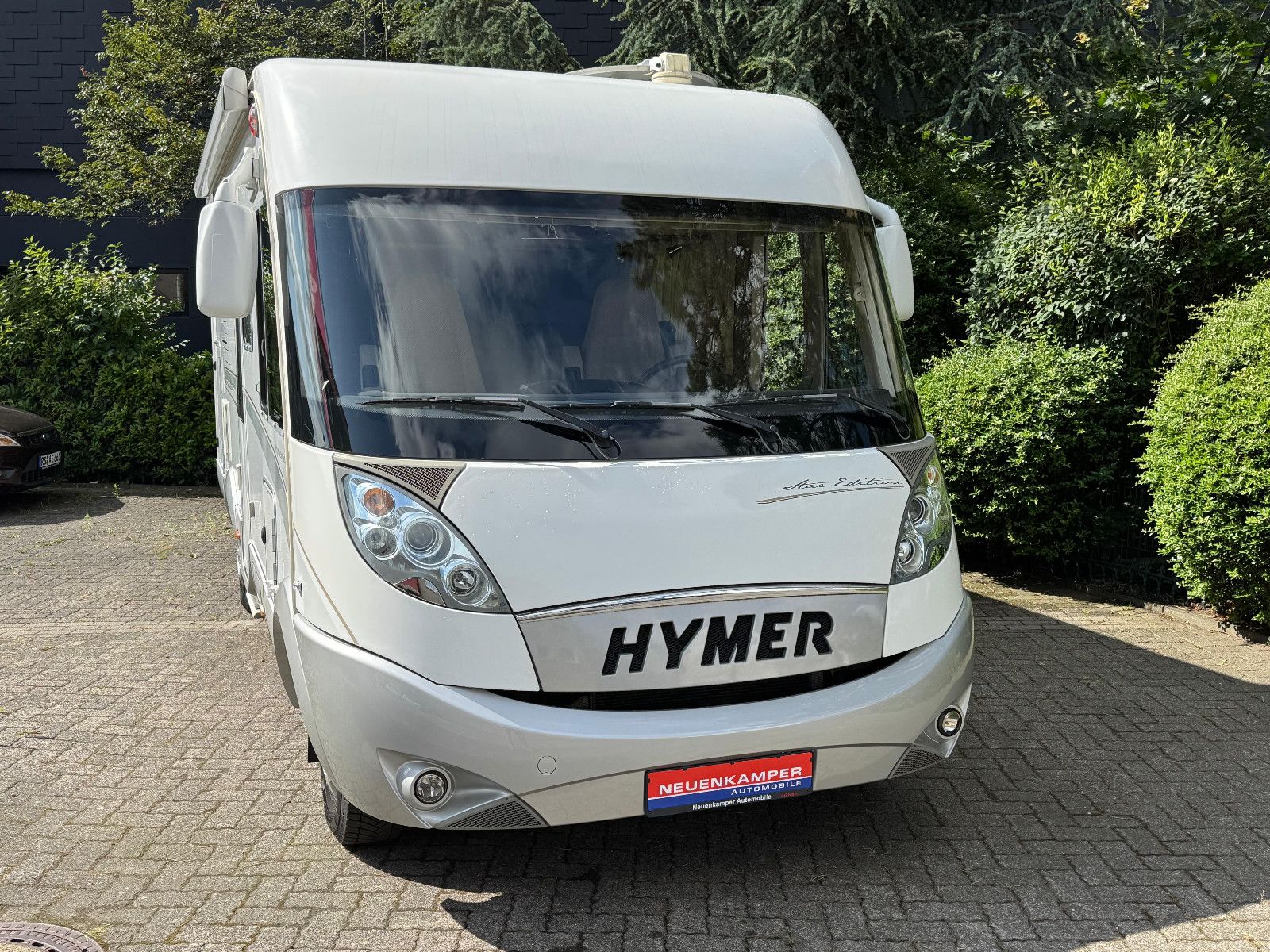 Fahrzeugabbildung HYMER / ERIBA / HYMERCAR B-Klasse SL 614 Star Edition 1. Hand
