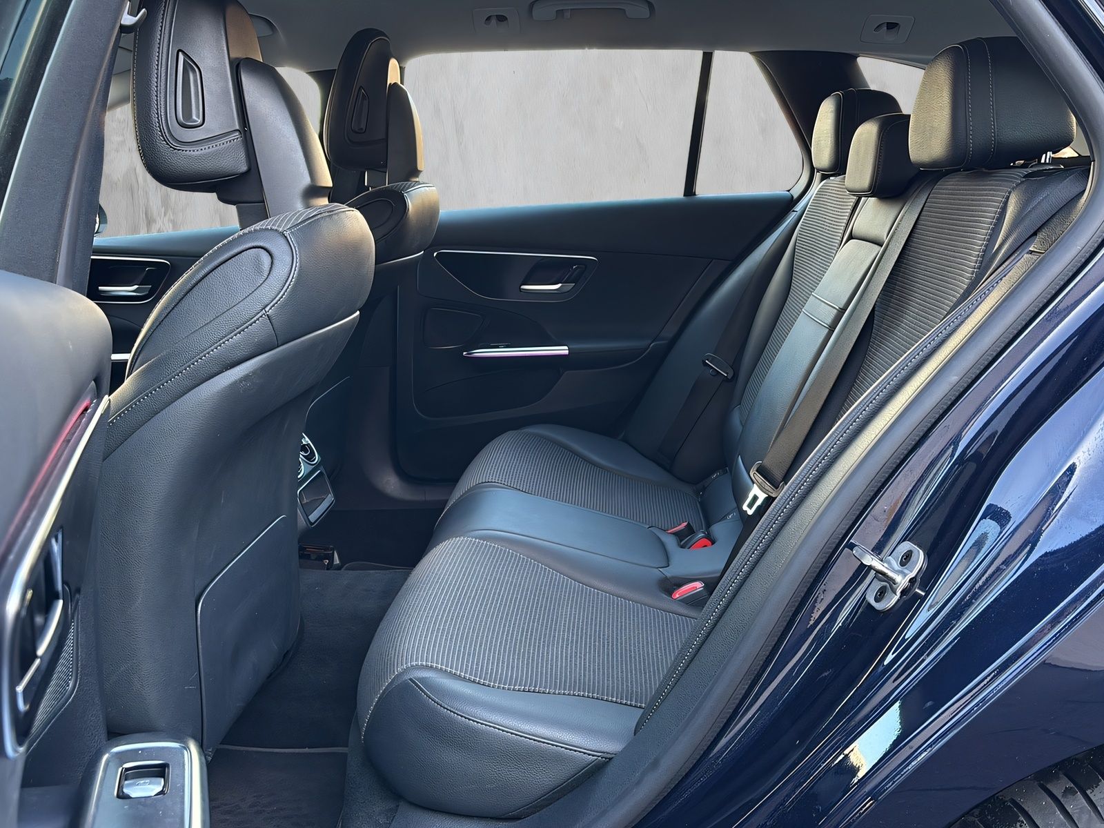 Fahrzeugabbildung Mercedes-Benz C 220 T d 4Matic AVANTGARDE DSC HEAD UP LED AHK