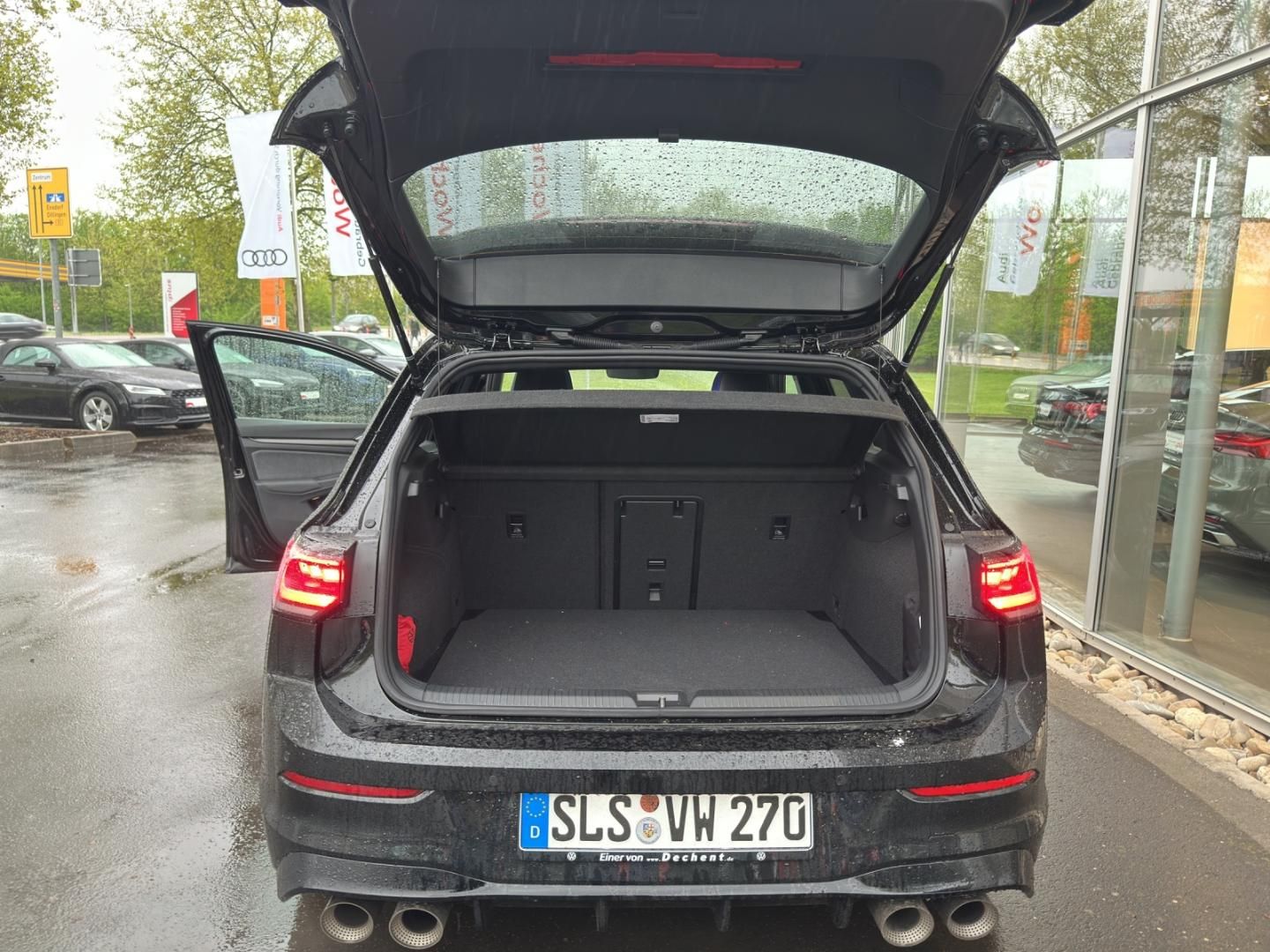 Fahrzeugabbildung Volkswagen Golf R R,R-Abgasanlage,IQ-Light,19",Soundsystem