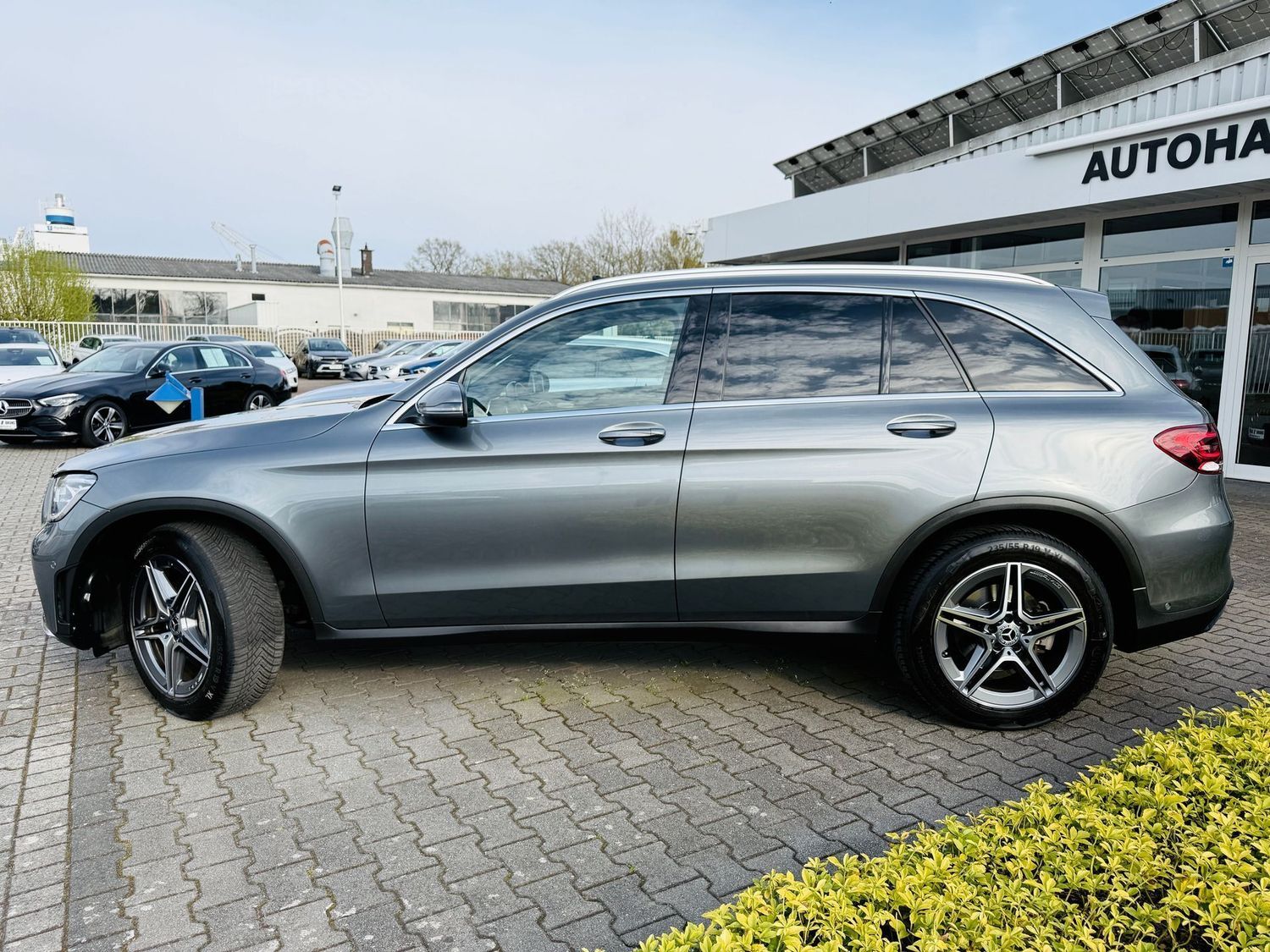 Fahrzeugabbildung Mercedes-Benz GLC 220 d 4M AMG, Panodach, AHK schw, PTS, RFK,