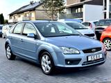 Ford Focus 1.6 Ghia '1.Hand'Klima'Tempomat' - Ford Focus aus 2005: Ghia
