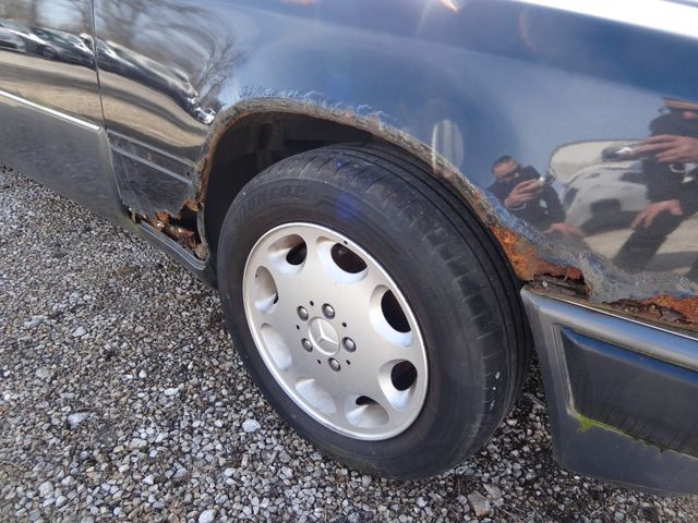 Fahrzeugabbildung Mercedes-Benz E 220 Coupe/Leder/2.Hand/Schiebedach/