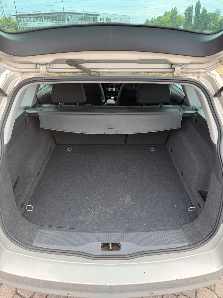 Opel Astra 2010 — photo 9