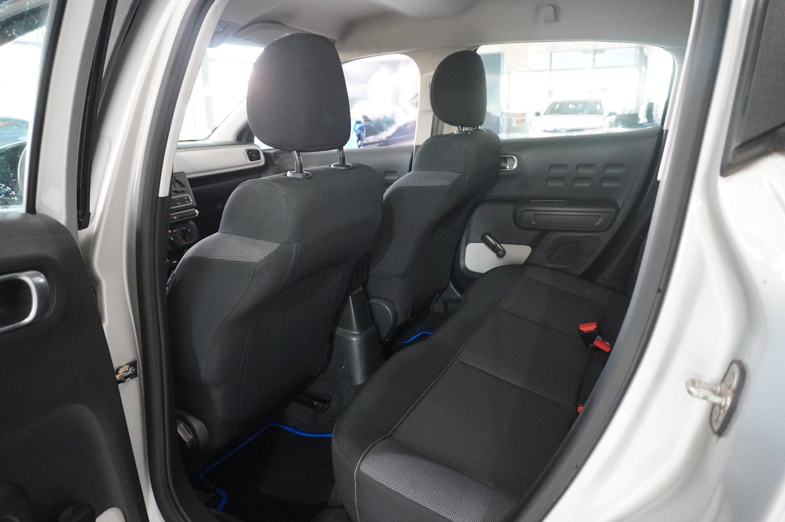 Fahrzeugabbildung Citroën C3 LIM. 1.2 LIVE KLIMA/TEMP./NEBEL/SPORT/USB