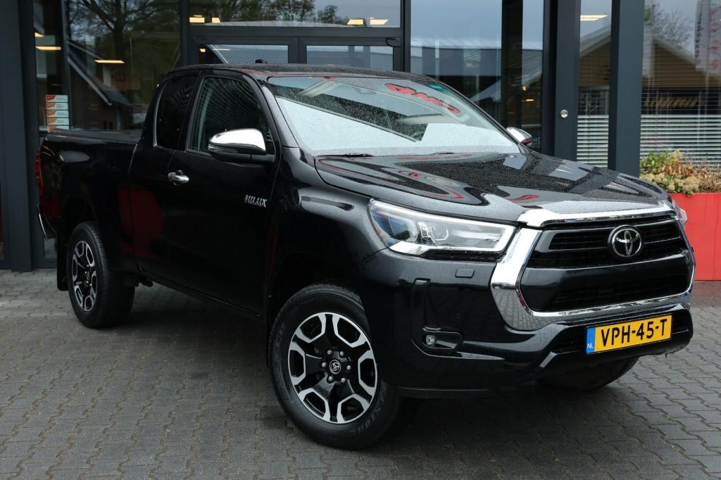 Toyota Hilux 2.4 D-4D X-TRA CAB COMFORT 4WD VAN