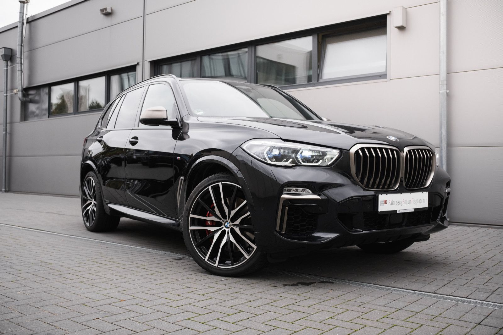 Fahrzeugabbildung BMW X5 M50i-Laser-Komfort-Sitze.Sitzbelüftung