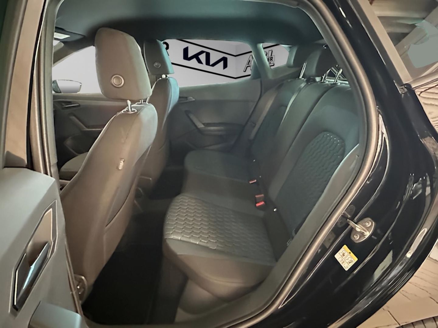 Fahrzeugabbildung SEAT Ibiza 1.0 MPI 59 kW Style LED Kamera PDC SHZ