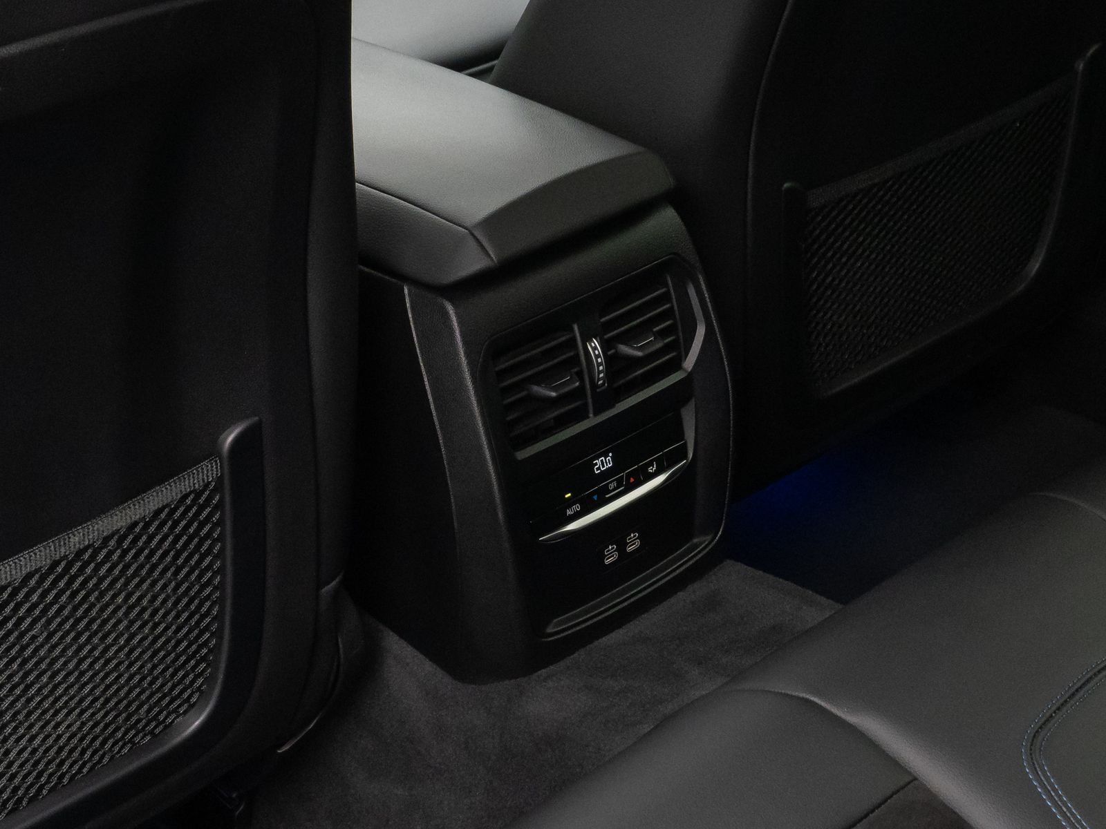 Fahrzeugabbildung BMW 330d M Sport Kamera DAB HiFi Stop&Go Alarm LED