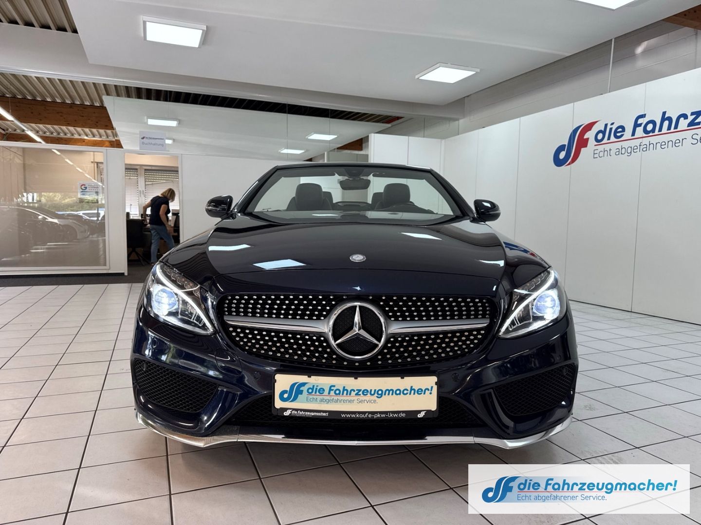 Fahrzeugabbildung Mercedes-Benz C 200 Cabrio AMG Sportpaket LED Mehrzonenklima F
