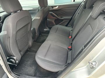Ford Focus - 12
