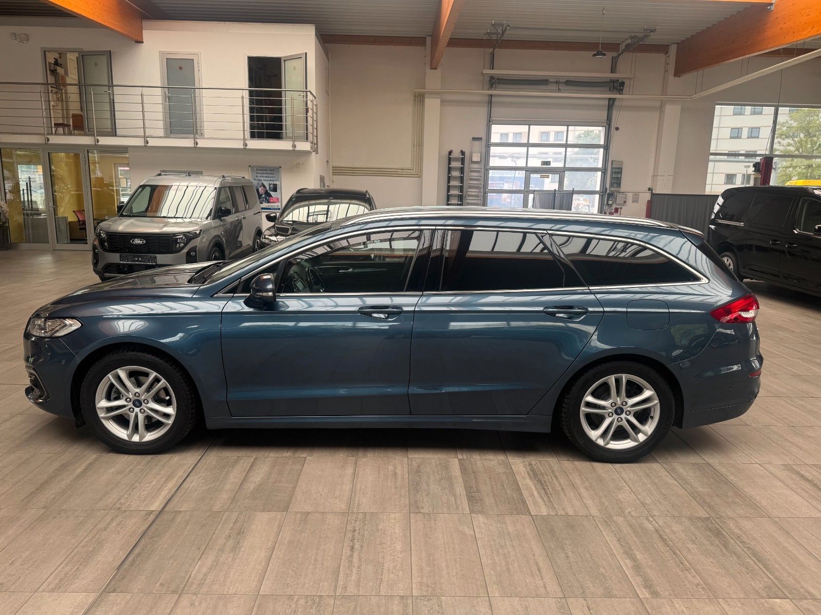 Fahrzeugabbildung Ford Mondeo Turnier Titanium Automatik