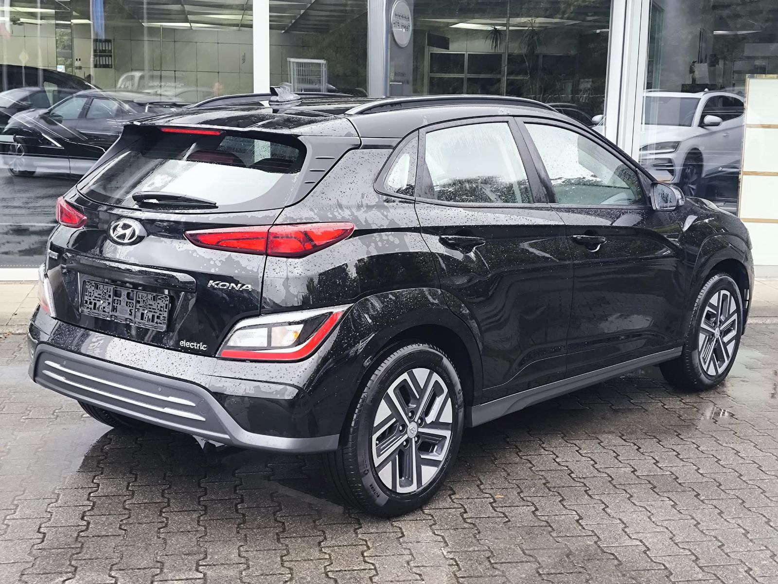 Fahrzeugabbildung Hyundai Kona EV Select WERKSGA+LED+SHZ+KAMER+ACC+AHK+DAB