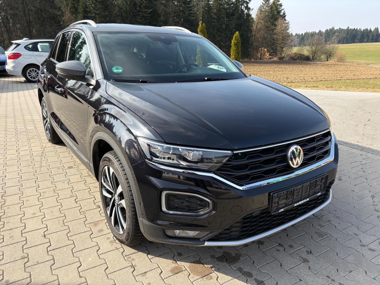 Volkswagen T-Roc 1.5 TSI DSG IQ.DRIVE LED VIRTUAL NAVI AHK