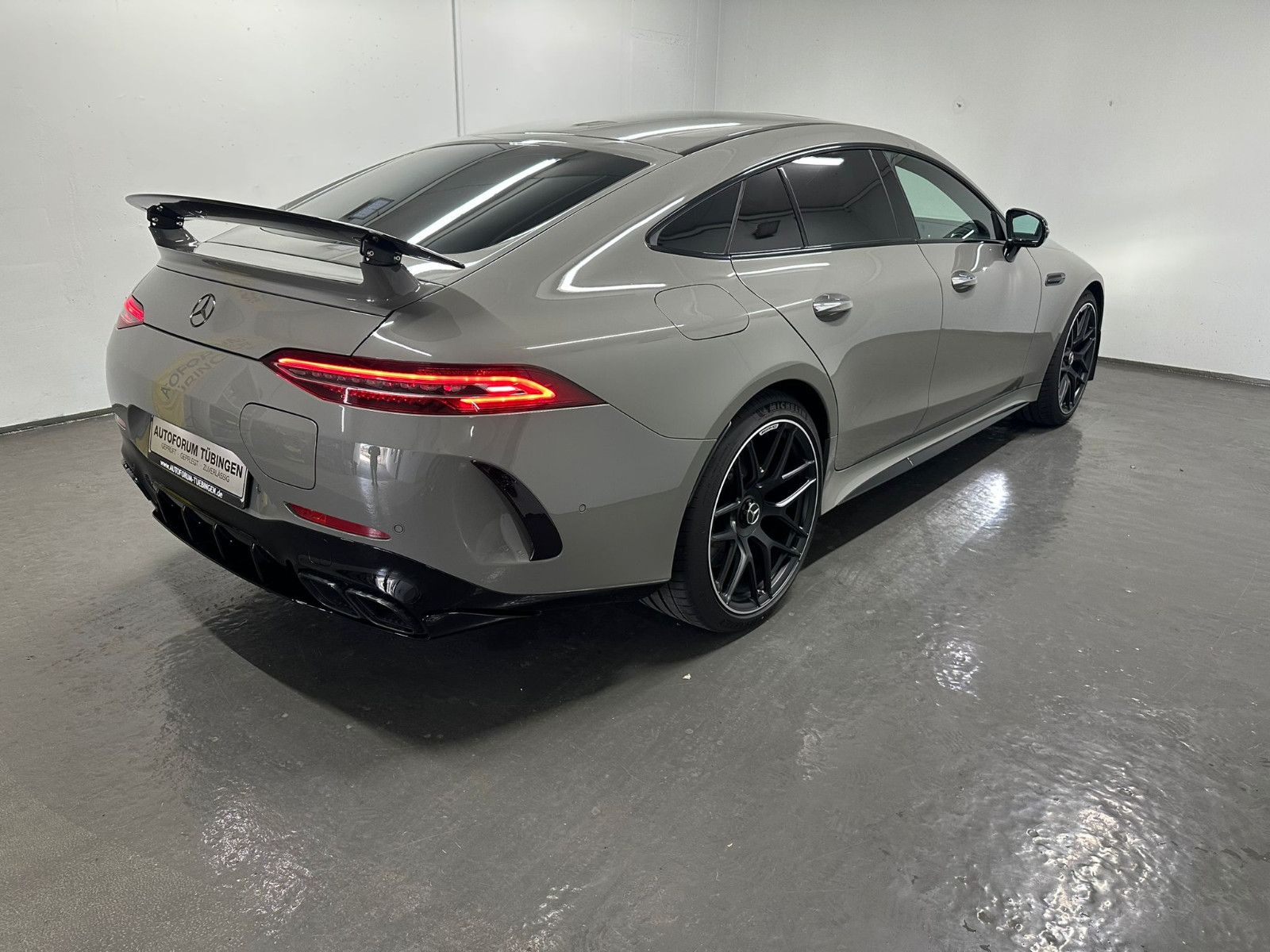 Fahrzeugabbildung Mercedes-Benz GT 63  S E Performance *AERODYNAMIK*CLASSICGRAU*