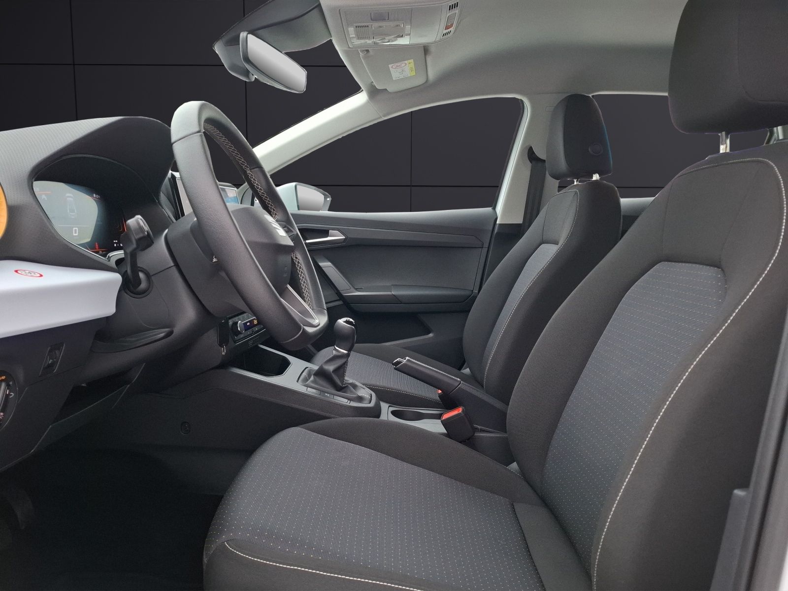 Fahrzeugabbildung SEAT Ibiza TSI Style LED Navi GRA RFK SH LM