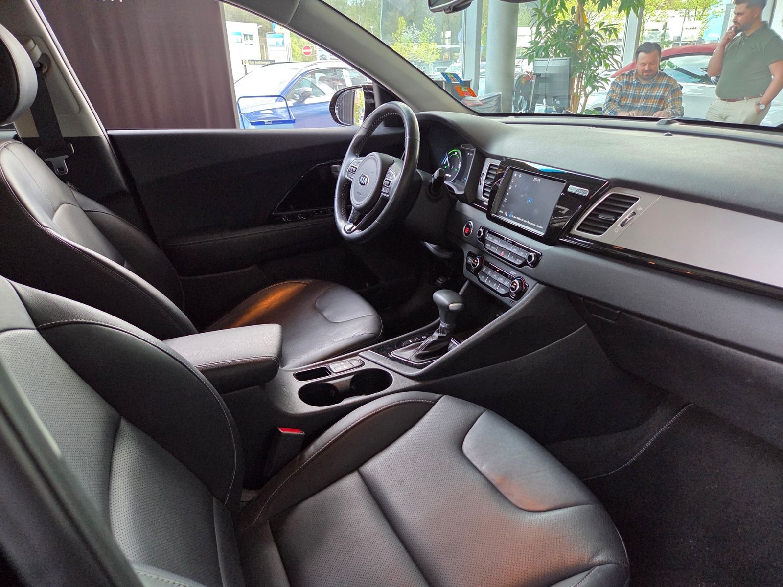Fahrzeugabbildung Kia Niro Spirit PHEV AHK MEMORY LED NAVI SHZ RFK