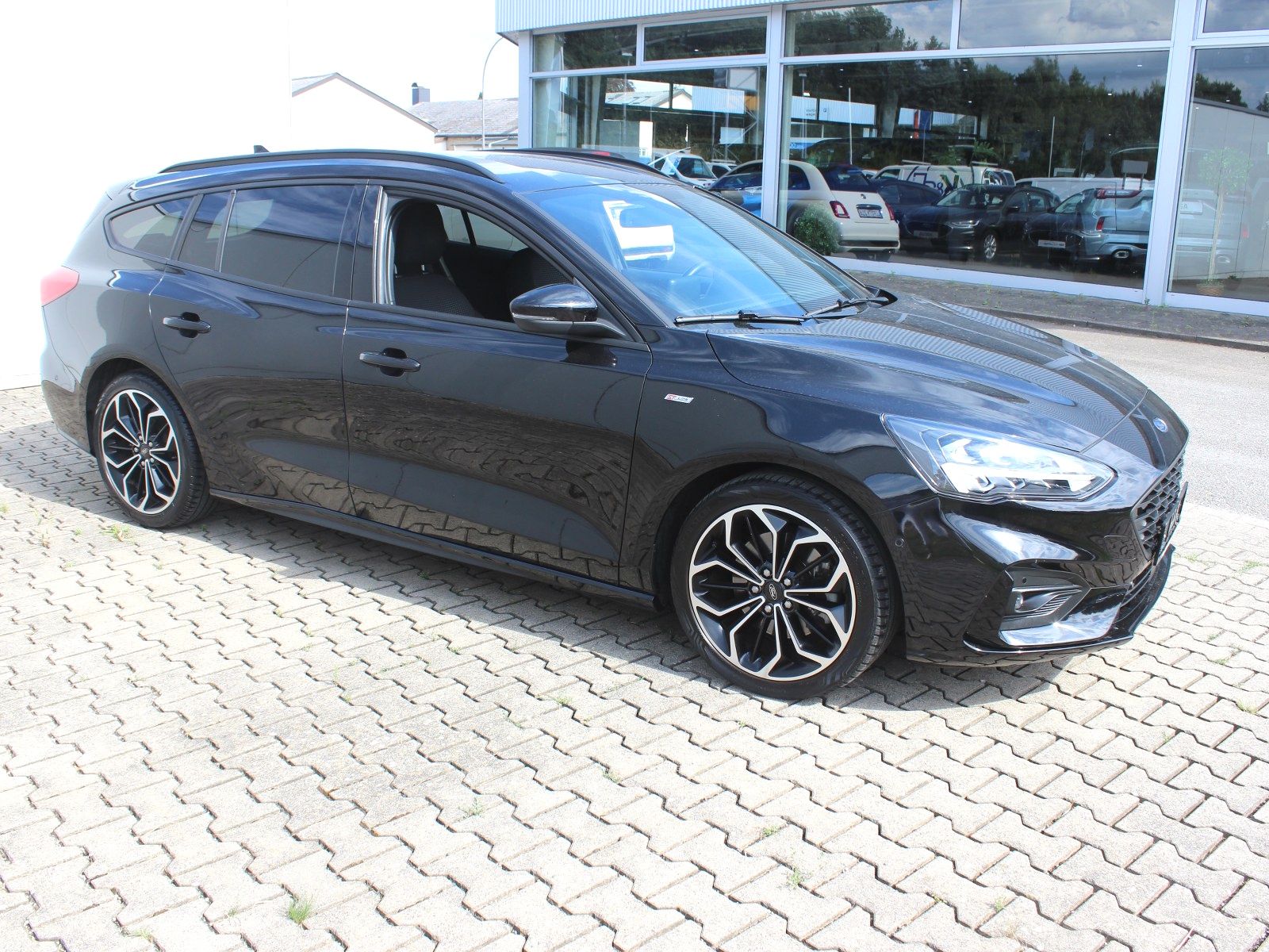 Fahrzeugabbildung Ford Focus ST-Line 1,0 EcoBoost Mild Hybrid