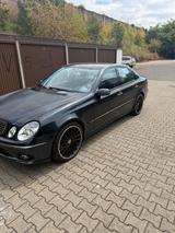 Mercedes-Benz Mercedes Benz w211 e500 Tüv Neu !!! - Mercedes-Benz E 500 in Köln