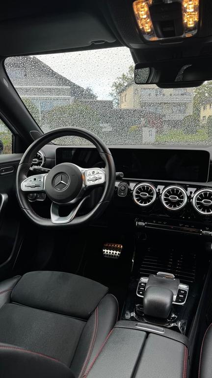 Mercedes-Benz A 220