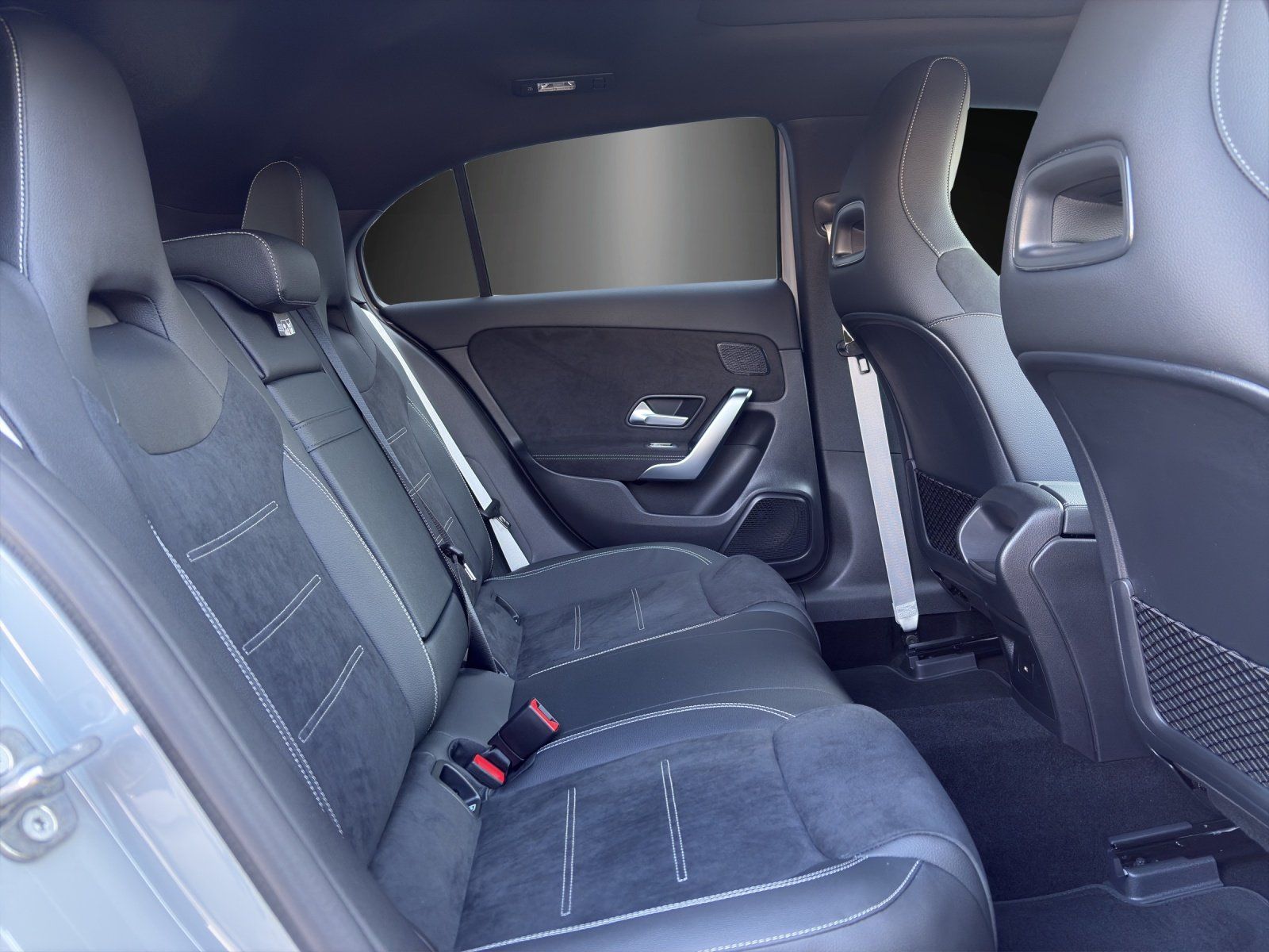 Fahrzeugabbildung Mercedes-Benz A 180 d AMG SPECIAL EDITION AHK PANODACH LED