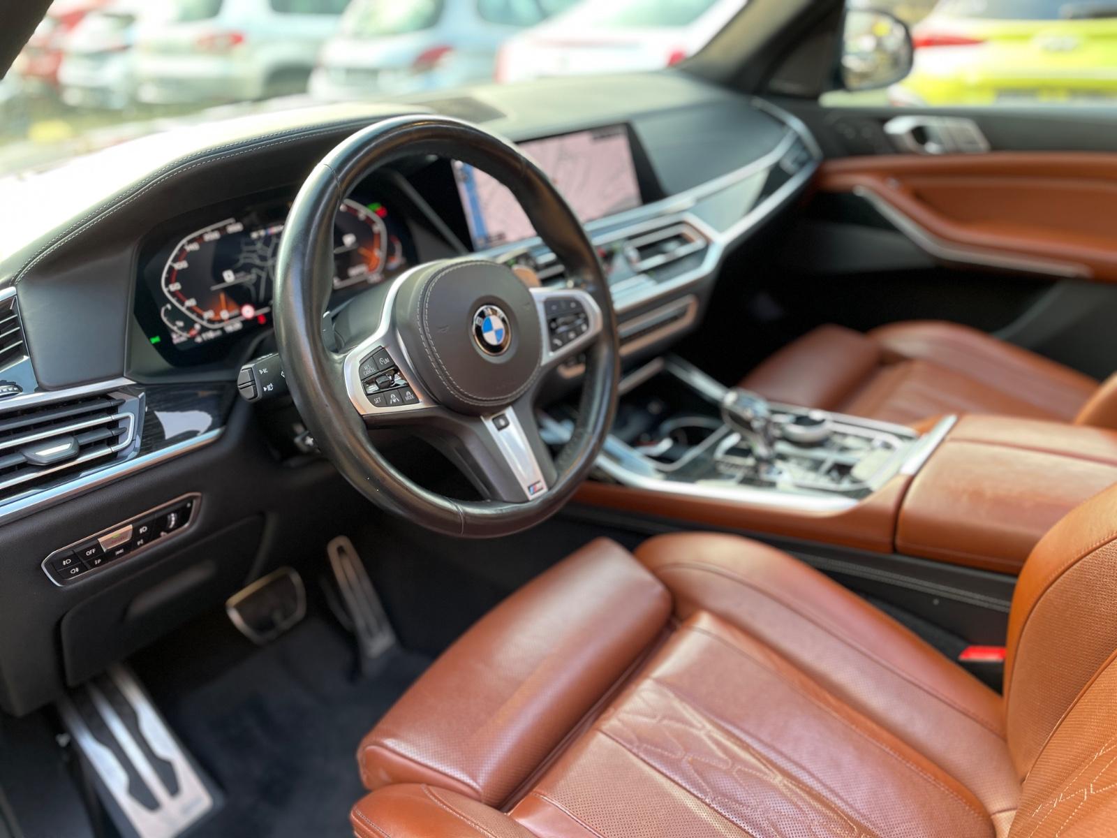 BMW X7 M50d VOLL/SKY LOUNGE/6-SITZE/ASSIST/MASSAGE