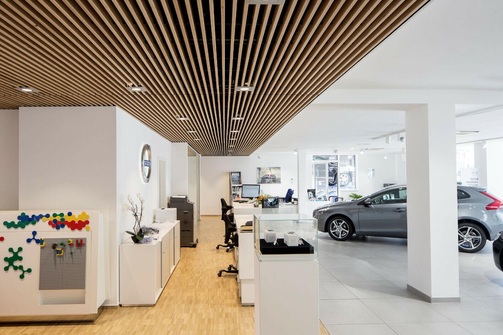 showroom-image-top