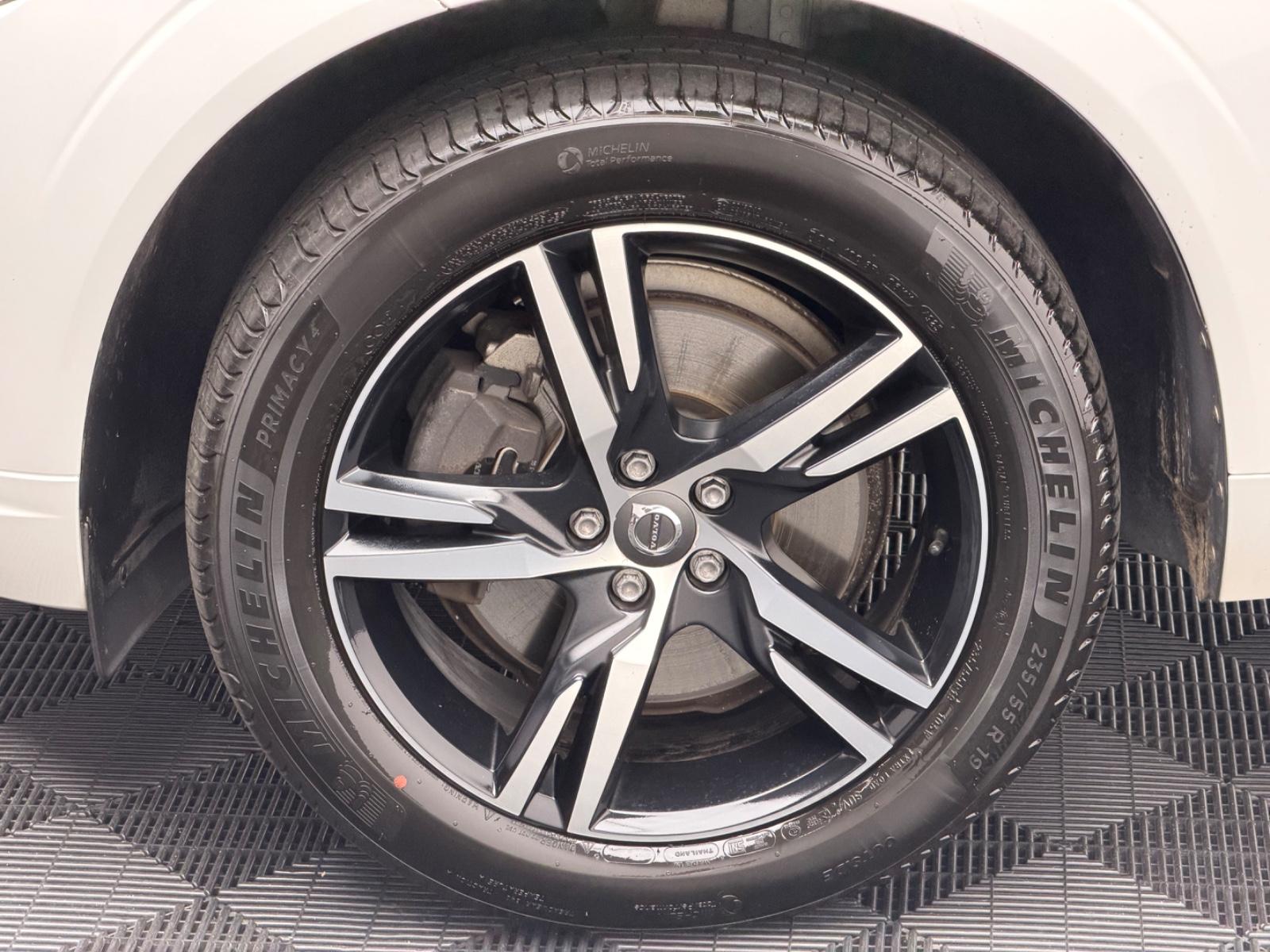Volvo XC60 D5 AWD R-Design AHK 3D-NAVI Intel Sport