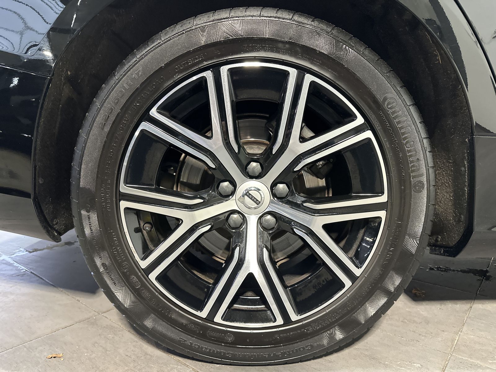 Fahrzeugabbildung Volvo V60 B4 D Core NAV+LED+KAM+AHK+VCOCKPIT+17ZO+1HD