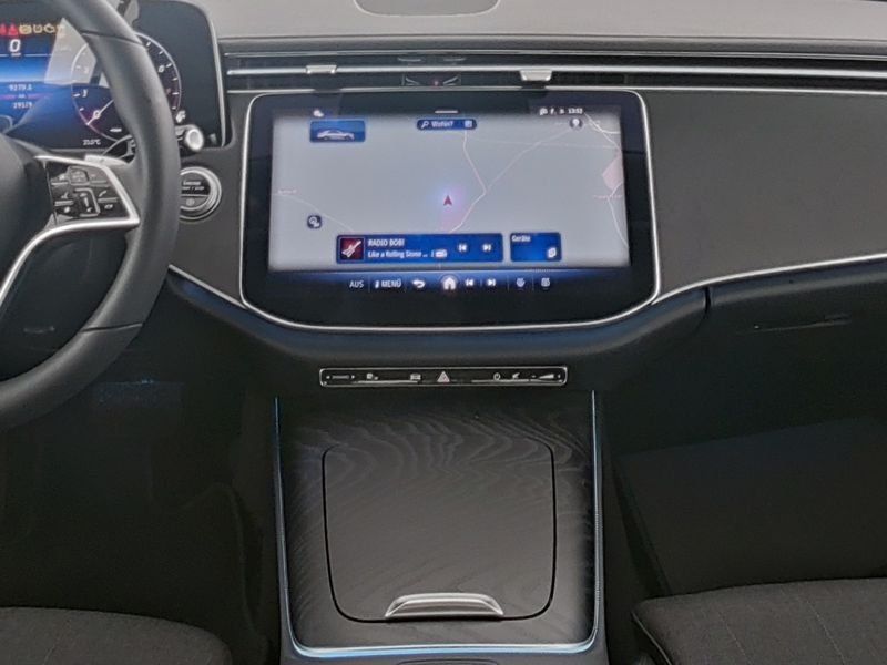 Fahrzeugabbildung Mercedes-Benz E 200 Avantgarde*Toteinkel*Distronic*LED*CarPlay