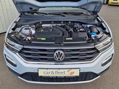 Fahrzeugabbildung Volkswagen T-Roc 1.5 TSI Sport Navi Leder SiHz PDC ACC AHK