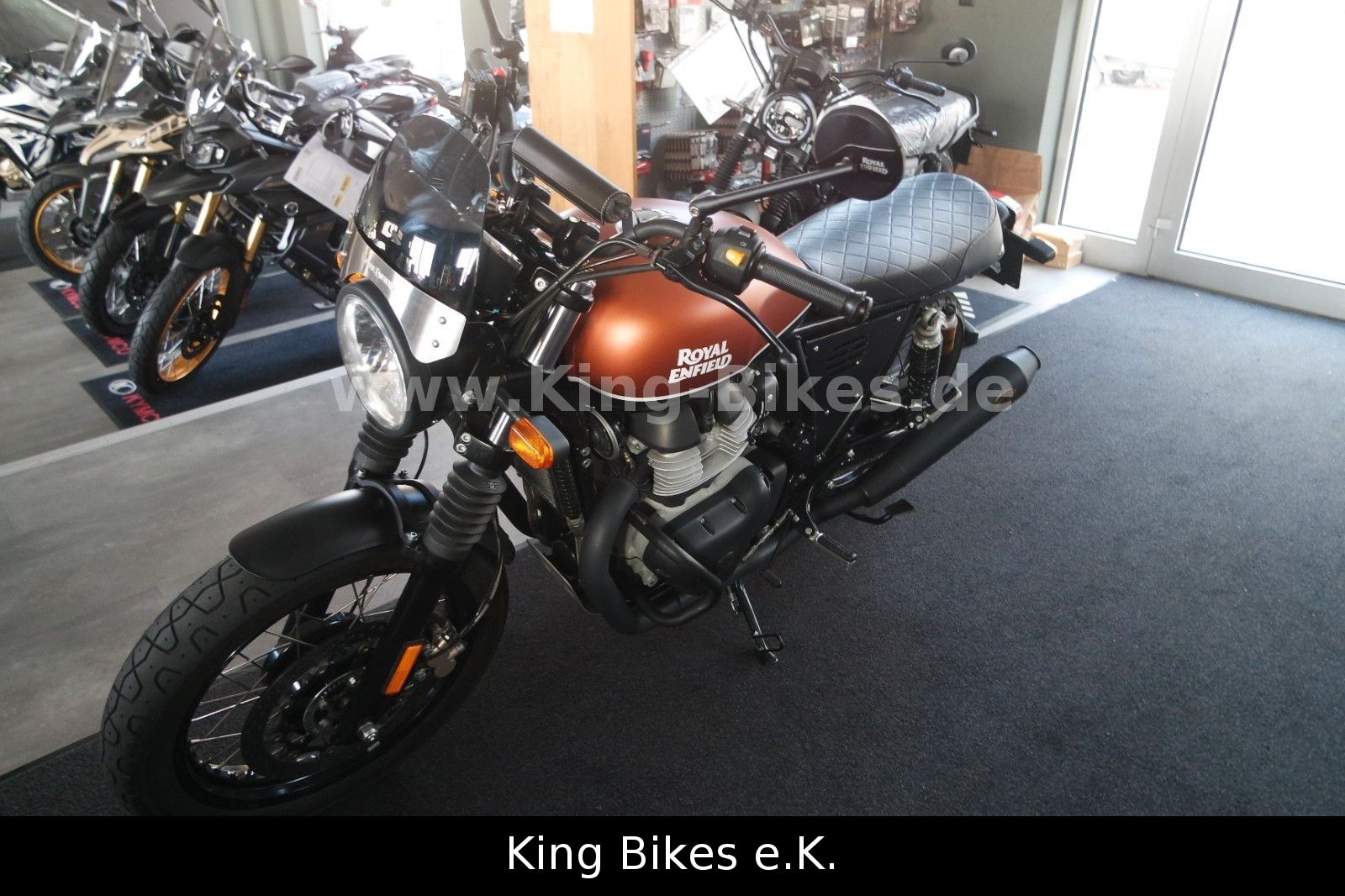 Fahrzeugabbildung Royal Enfield Interceptor 650 - Öhlins - Zard Auspuff - TOP -