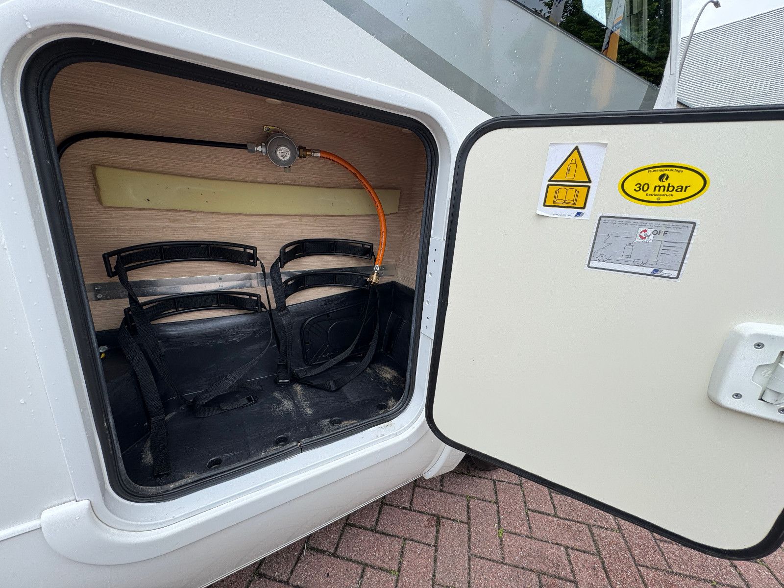 Fahrzeugabbildung Forster I 699 EB 4.4 TONNEN SOLAR LITHIUM WINTER PAKET