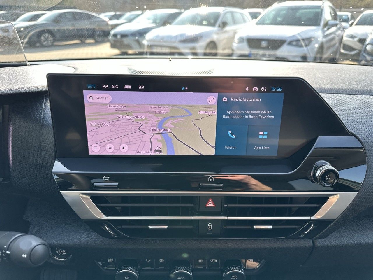 Fahrzeugabbildung Citroën C4 PureTech 130 EAT8 Shine