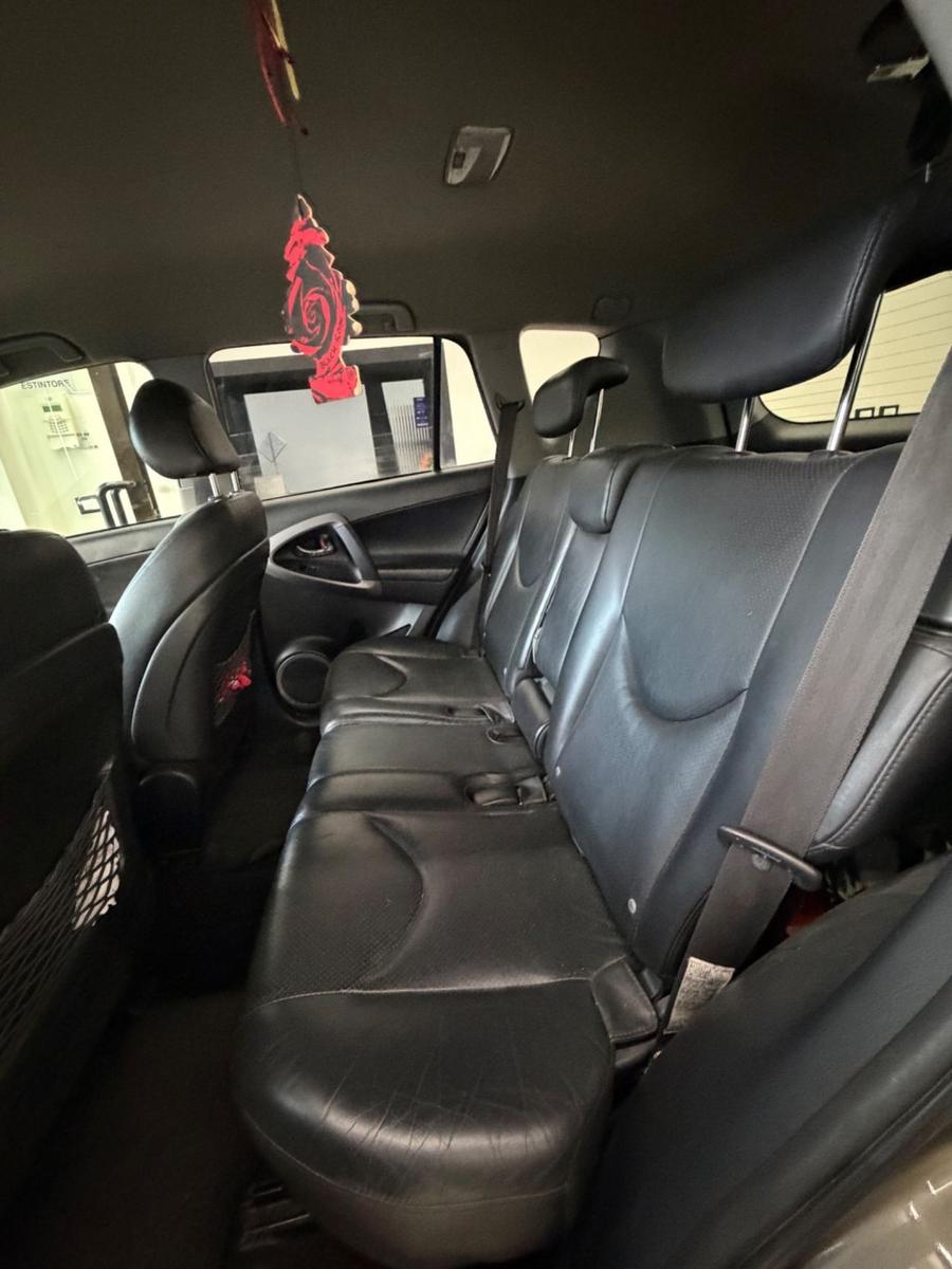 Toyota RAV4 2011 — photo 7